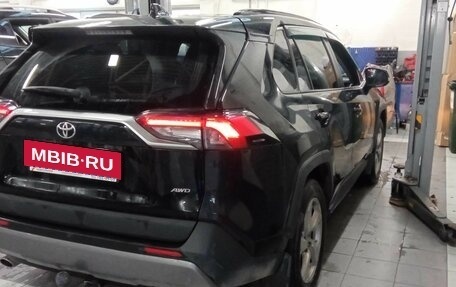 Toyota RAV4, 2020 год, 3 690 000 рублей, 3 фотография