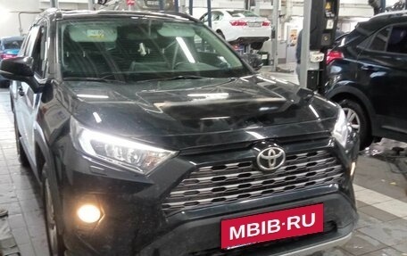 Toyota RAV4, 2020 год, 3 690 000 рублей, 2 фотография