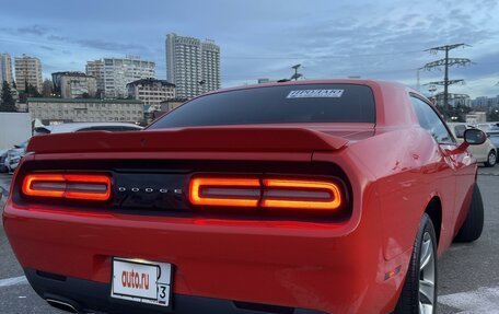 Dodge Challenger III рестайлинг 2, 2019 год, 3 200 000 рублей, 6 фотография