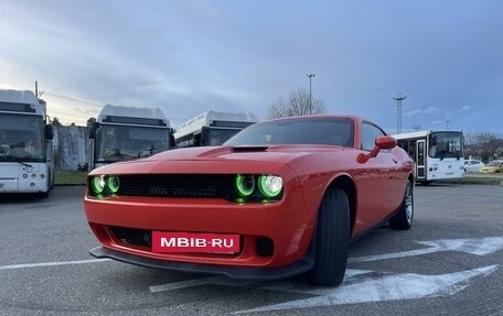 Dodge Challenger III рестайлинг 2, 2019 год, 3 200 000 рублей, 3 фотография