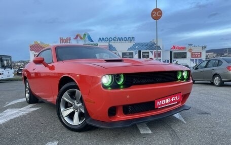 Dodge Challenger III рестайлинг 2, 2019 год, 3 200 000 рублей, 2 фотография