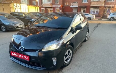 Toyota Prius, 2015 год, 1 460 000 рублей, 2 фотография