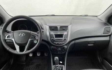 Hyundai Solaris II рестайлинг, 2015 год, 1 075 000 рублей, 12 фотография