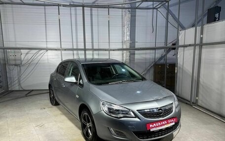 Opel Astra J, 2010 год, 629 000 рублей, 3 фотография