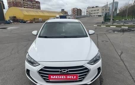 Hyundai Elantra VI рестайлинг, 2018 год, 1 700 000 рублей, 2 фотография