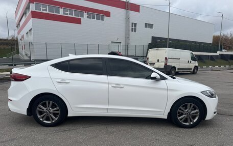 Hyundai Elantra VI рестайлинг, 2018 год, 1 700 000 рублей, 8 фотография