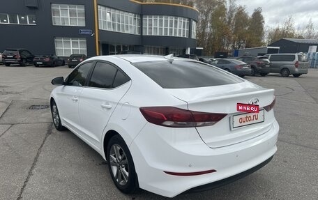 Hyundai Elantra VI рестайлинг, 2018 год, 1 700 000 рублей, 5 фотография