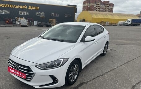 Hyundai Elantra VI рестайлинг, 2018 год, 1 700 000 рублей, 3 фотография