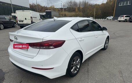 Hyundai Elantra VI рестайлинг, 2018 год, 1 700 000 рублей, 7 фотография