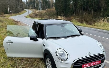 MINI Hatch, 2017 год, 1 990 000 рублей, 6 фотография