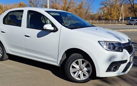 Renault Logan II, 2019 год, 985 000 рублей, 10 фотография