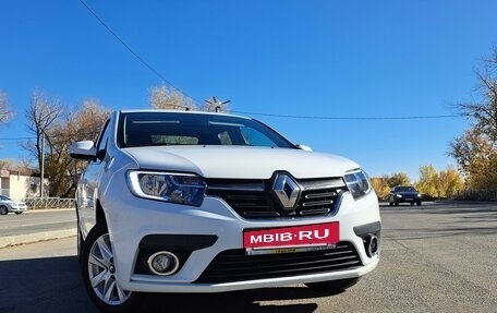 Renault Logan II, 2019 год, 985 000 рублей, 18 фотография