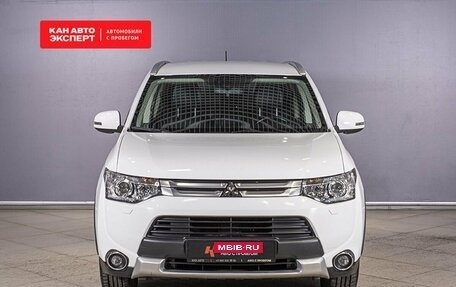 Mitsubishi Outlander III рестайлинг 3, 2014 год, 2 104 000 рублей, 10 фотография