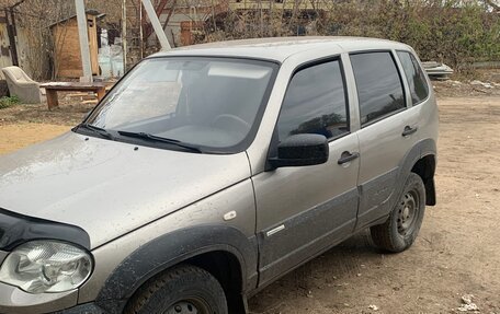 Chevrolet Niva I рестайлинг, 2011 год, 510 000 рублей, 3 фотография