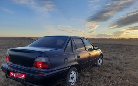 Daewoo Nexia I рестайлинг, 2002 год, 110 000 рублей, 10 фотография