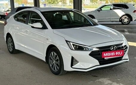 Hyundai Elantra VI рестайлинг, 2020 год, 2 200 000 рублей, 4 фотография