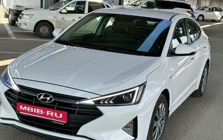 Hyundai Elantra VI рестайлинг, 2020 год, 2 200 000 рублей, 5 фотография