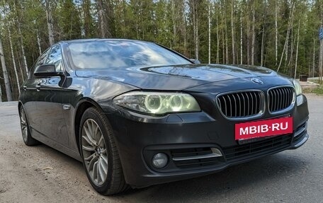 BMW 5 серия, 2015 год, 2 640 000 рублей, 2 фотография