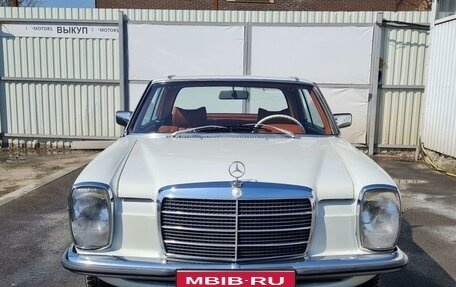 Mercedes-Benz W114, 1974 год, 3 500 000 рублей, 1 фотография