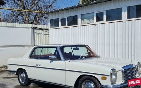 Mercedes-Benz W114, 1974 год, 3 500 000 рублей, 2 фотография