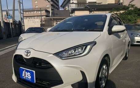 Toyota Yaris, 2022 год, 993 000 рублей, 1 фотография