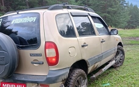 Chevrolet Niva I рестайлинг, 2004 год, 310 000 рублей, 3 фотография