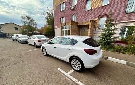 Opel Astra J, 2012 год, 830 000 рублей, 2 фотография