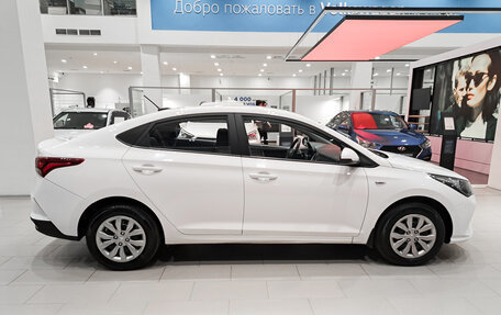 Hyundai Solaris II рестайлинг, 2022 год, 1 740 000 рублей, 4 фотография