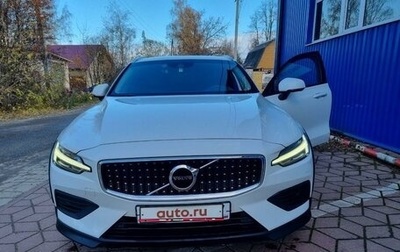 Volvo V60 Cross Country II, 2019 год, 3 050 000 рублей, 1 фотография