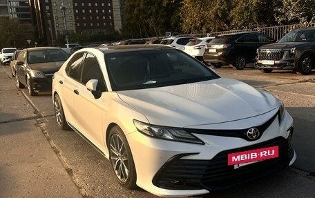 Toyota Camry, 2023 год, 4 250 000 рублей, 2 фотография