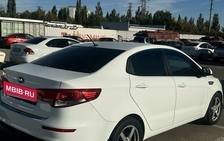 KIA Rio III рестайлинг, 2016 год, 1 200 000 рублей, 4 фотография