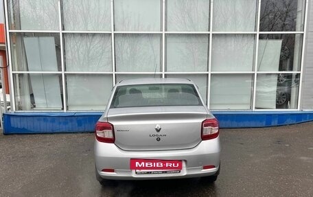 Renault Logan II, 2018 год, 735 000 рублей, 4 фотография