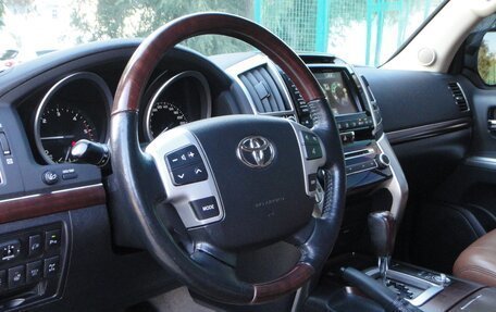 Toyota Land Cruiser 200, 2014 год, 3 990 000 рублей, 11 фотография