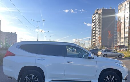 Mitsubishi Pajero Sport III рестайлинг, 2017 год, 3 550 000 рублей, 6 фотография