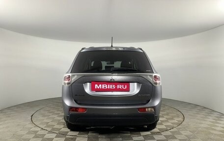 Mitsubishi Outlander III рестайлинг 3, 2012 год, 1 900 000 рублей, 6 фотография