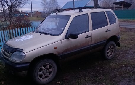 Chevrolet Niva I рестайлинг, 2004 год, 290 000 рублей, 2 фотография