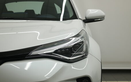 Toyota C-HR I рестайлинг, 2024 год, 3 600 000 рублей, 19 фотография