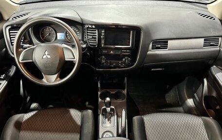 Mitsubishi Outlander III рестайлинг 3, 2013 год, 1 199 000 рублей, 7 фотография