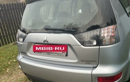 Mitsubishi Outlander III рестайлинг 3, 2010 год, 1 300 000 рублей, 3 фотография