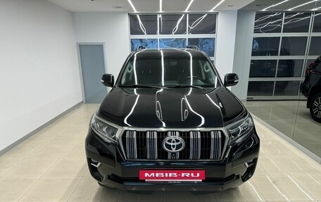 Toyota Land Cruiser Prado 150 рестайлинг 2, 2017 год, 5 303 000 рублей, 2 фотография