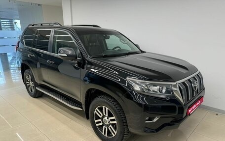 Toyota Land Cruiser Prado 150 рестайлинг 2, 2017 год, 5 303 000 рублей, 3 фотография