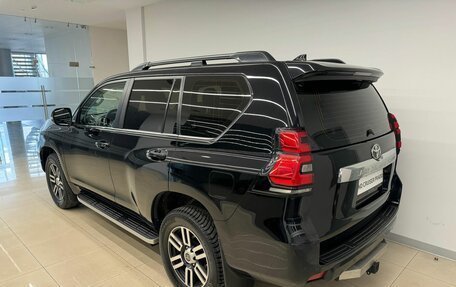 Toyota Land Cruiser Prado 150 рестайлинг 2, 2017 год, 5 303 000 рублей, 7 фотография