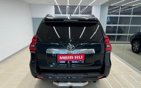 Toyota Land Cruiser Prado 150 рестайлинг 2, 2017 год, 5 303 000 рублей, 6 фотография