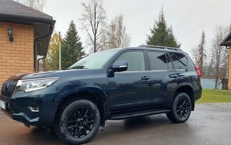 Toyota Land Cruiser Prado 150 рестайлинг 2, 2017 год, 4 650 000 рублей, 2 фотография