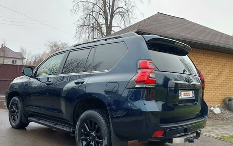 Toyota Land Cruiser Prado 150 рестайлинг 2, 2017 год, 4 650 000 рублей, 7 фотография