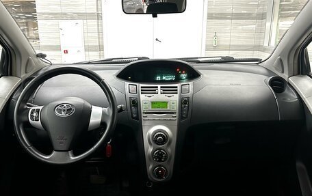 Toyota Yaris III рестайлинг, 2007 год, 645 000 рублей, 6 фотография