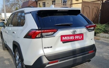 Toyota RAV4, 2020 год, 3 900 000 рублей, 3 фотография