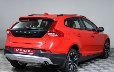 Volvo V40 Cross Country I, 2017 год, 2 048 000 рублей, 5 фотография