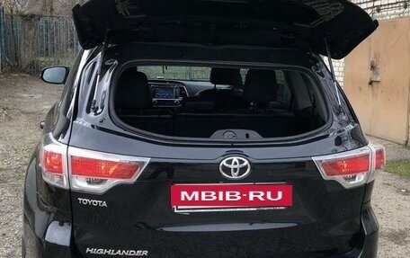 Toyota Highlander III, 2014 год, 2 650 000 рублей, 8 фотография