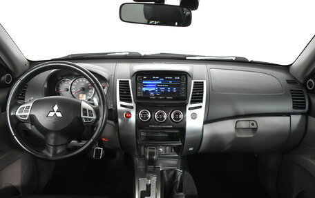 Mitsubishi Pajero Sport II рестайлинг, 2013 год, 1 599 000 рублей, 7 фотография